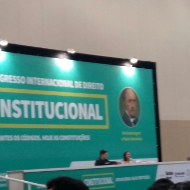 PROFESSORES E ACADÊMICOS DA FAR PARTICIPAM DE CONGRESSO INTERNACIONAL DE DIREITO CONSTITUCIONAL