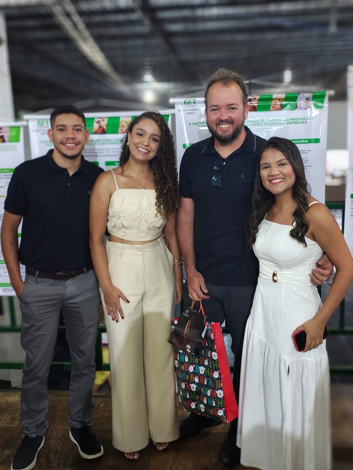 Foto 1 — Simpósio Científico 2025