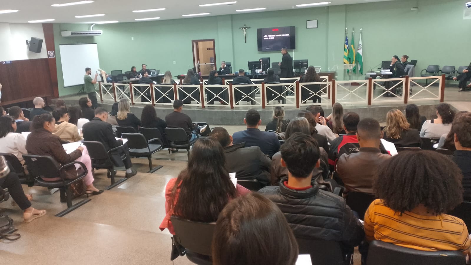 Foto 3 — Tribunal do Júri Simulado