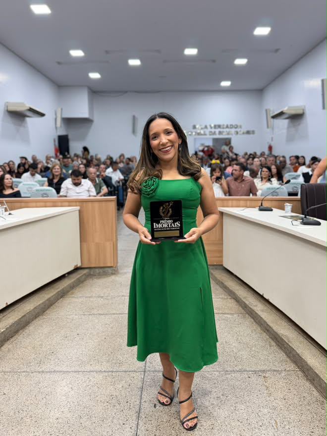 Foto 2 — ISEAR e Profa. Dra. Lídia Rodrigues são homenageados na 3ª edição do Prêmio Imortais da Educação Rio-Verdense